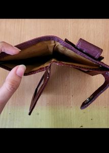 Maroon Wallet