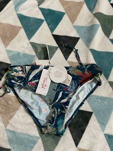 New with tagTriumph Bikini Bottom - Tropical Print