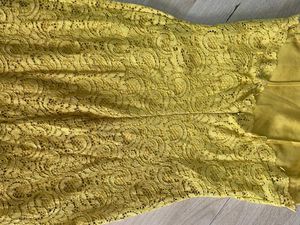 ✨ Zara Women’s Mustard Yellow Lace Midi Dress 💛