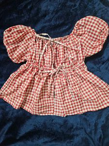 Gingham cute Red striped top