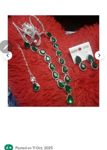 green choker necklace set