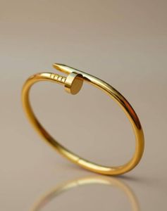 Elegant Tarnish Free Nail Design Bracelet