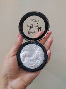 Silver Highligher and a brush