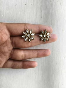 Elegant Flower Stud Earrings