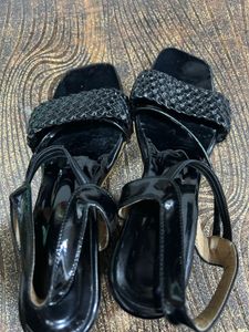 Chic Black Block Heel Sandals