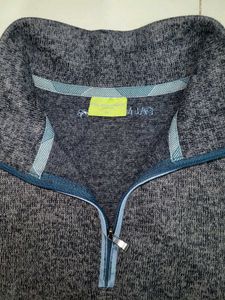 Stylish Pullover Sweater - Great Condition!