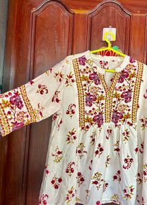 Floral Embroidered Tunic Top