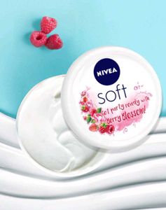 Nivea Soft Berry Blossom Cream