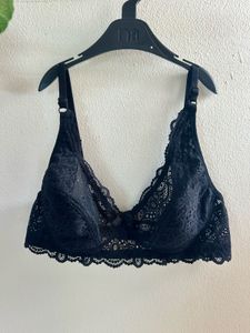 Black Lace Bra and Panty Set with free pads