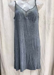 11V. Comfortable Grey Chemise with Lace Trim