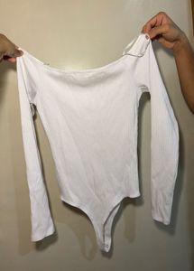 🔴CLEARANCE SALE🔴White Ribbed Off-Shoulder Bodys