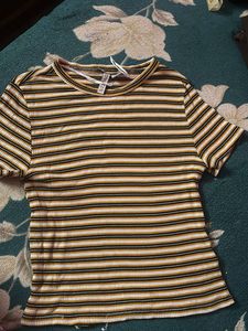 H&amp;M Striped Ribbed Tee