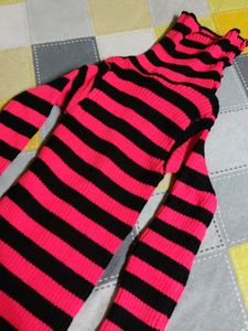 Pink &amp; Black Striped Turtleneck💚