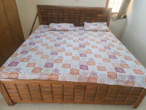 Floral Bedsheet with 2 pillows