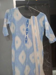 Light Blue &amp; White Ikat Print Kurta Set wi
