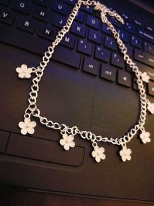 Cute Flower necklace 🌹