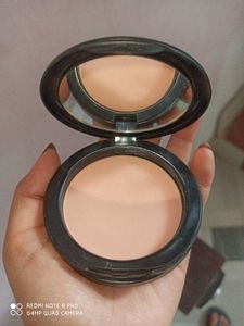 Compact Face Powder with Mirror