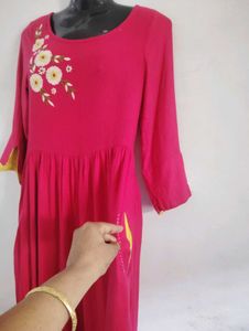 Elegant Pink Anarkali Kurta with Floral Embroidery