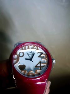 🇯🇵Stylish Red Analog Watch with Fun Numbers