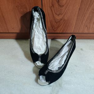 🆕 Korean Black Wedges Peep Toe