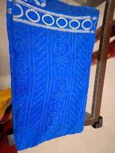BEAUTIFUL Blue with Pink  Bandhani Print Saree
