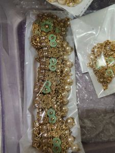 Exquisite Kundan &amp; Pearl Bridal Jewellery Set