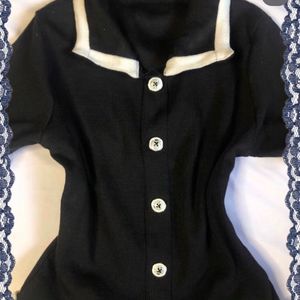Chic Black &amp; White Ruffle Knit Top