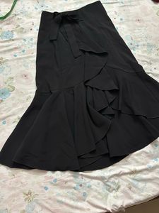 H&amp;M Black Ruffle Skirt