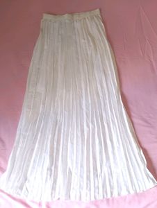 White Pleated Skirt 🤍💐