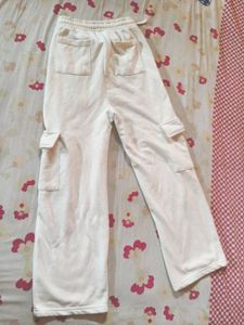⭑.ᐟWhite Cargo Sweatpants𑣲⋆