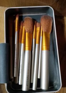 NAKED MAKEUP BRUSHES WITH ONE OVAL SHAPE 🖌️
