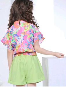 super vibrant Peppermint top with shorts