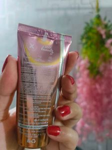 Just Herbs Lumi-Glow Strobe Cream
