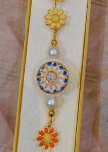 Beautiful Pearl & Enamel Flower Hand Bracelet