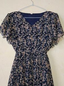 Floral Print Pleated Midi Dress