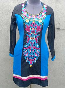 Embroidered Black &amp; Blue Woolen Kurta
