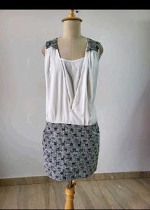 Chic Sleeveless Dress