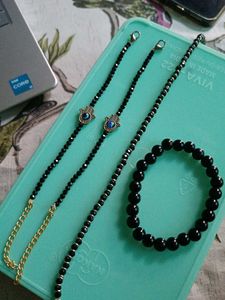 Set of 4 bracelet and anklet