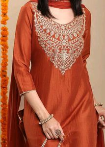 Beautiful Mustered Kurta Set