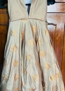 Girl’s Gown 4/6  Year  Old