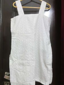 White Narrow Sleeve Short Kurti