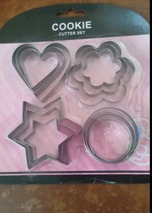 Brand New *** Cookie Cutter Pack Of 12 In 4 Differ