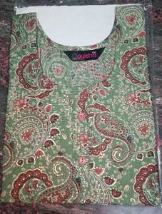 Elegant Green Paisley Print Kurti