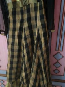 Stylish Checked Kurta with Sheer Sleeves
