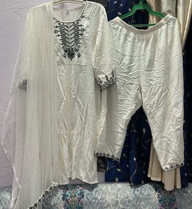 Elegant White Kurta Set with Dupatta