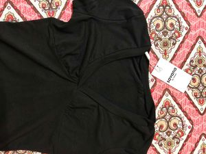 savana Stylish Black Plunging Neck Top