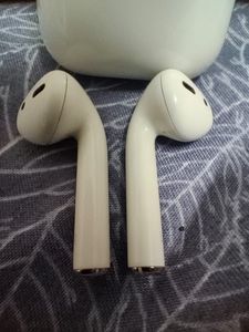Apple Airpods Gen 2 With case