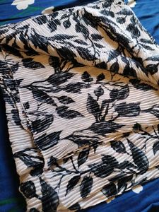 Botanical Print Pleated Scarf