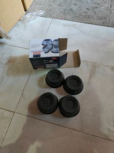 ANTI VIBRATION PADS WITH SUCTION CUP FEET