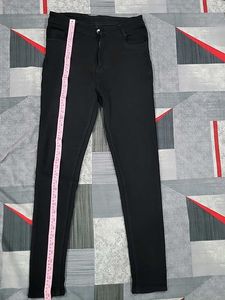 Classic Black Skinny Jeans